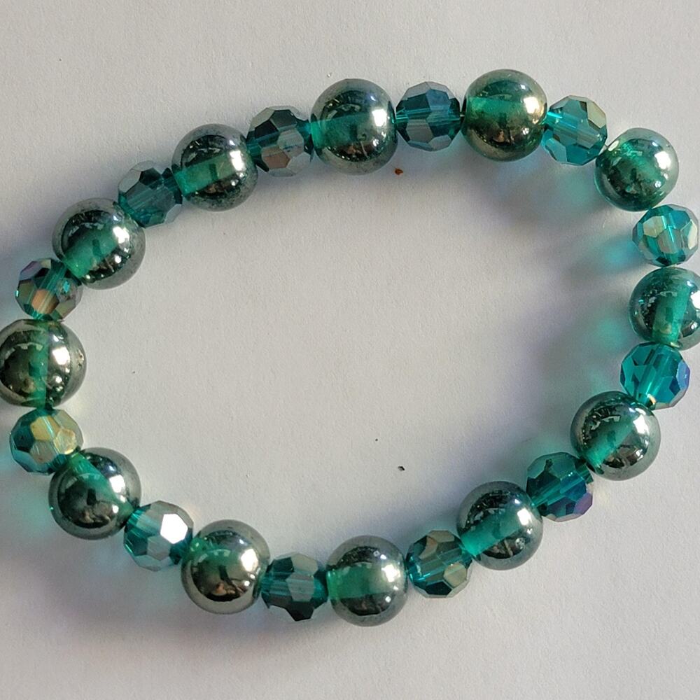 Vintage Beaded Bracelet Green Crystal Glass 8in Tie Strand Beach Theme